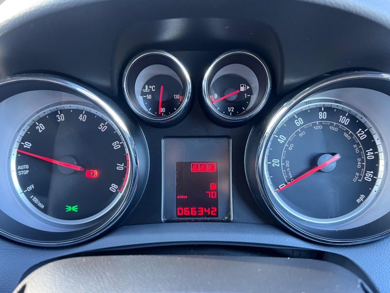 VAUXHALL MOKKA